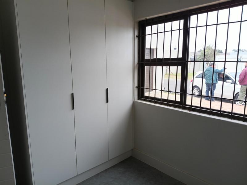 To Let 3 Bedroom Property for Rent in Peerless Park North Western Cape